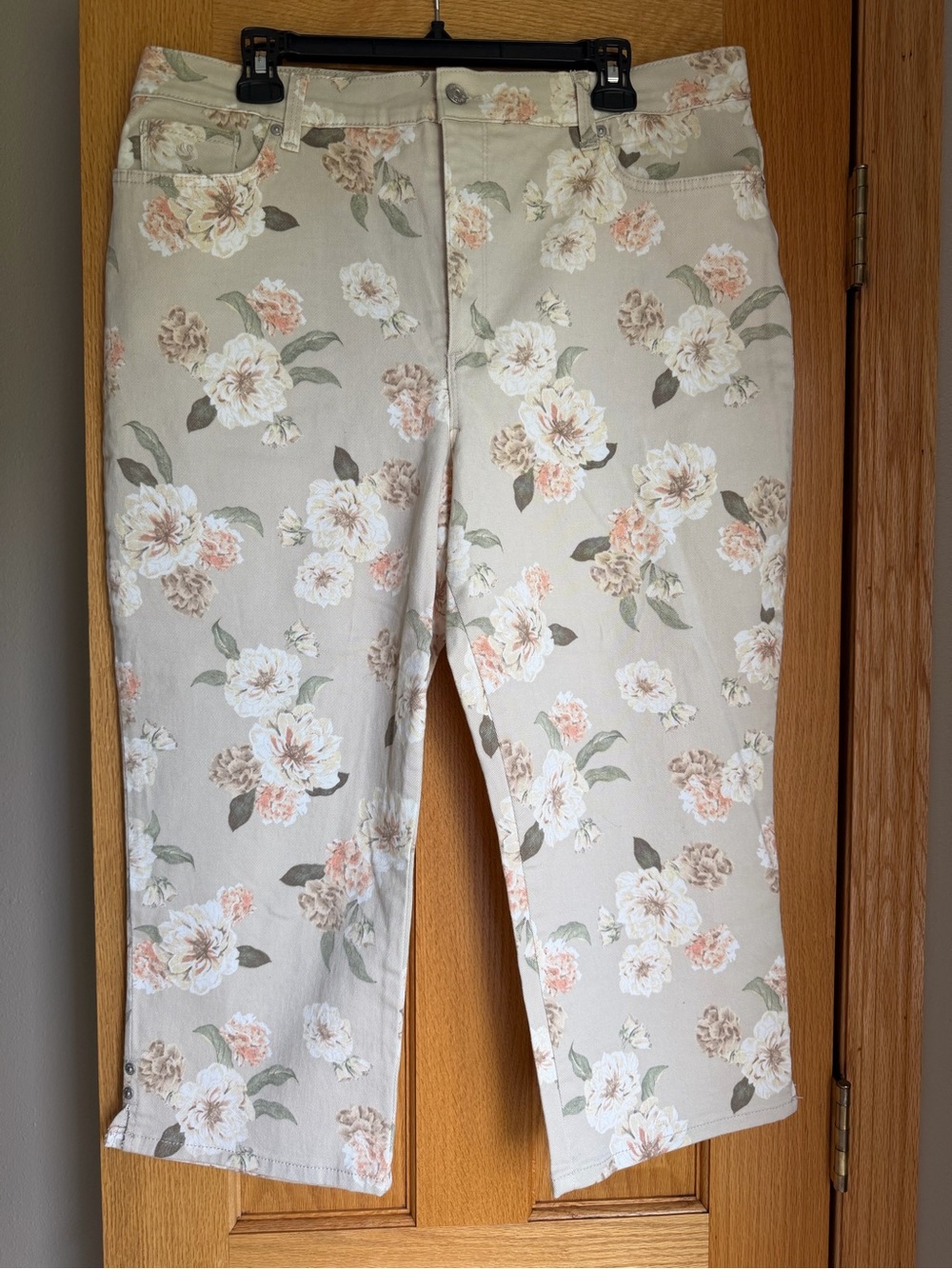 Gloria Vanderbilt Amanda Floral Capri Pants Crop Jean Women’s Plus Size 18